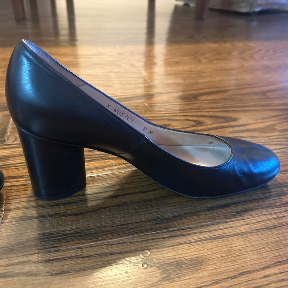 Stuart Weitzman Black Leather Heel - Picture 9 of 9